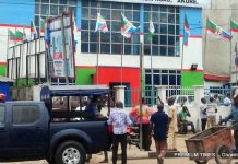Goodluck Jonathan: Protesters lay siege to APC Secretariat, warn against imposition of ex President as party’s presidential candidate