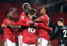 Manchester United close in on Liverpool with 2-1 win over Aston Villa