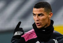 Ronaldo presented with “GOAT 770” commemorative Juventus shirt after breaking Pele’s goal record
