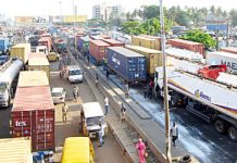 Apapa gridlock: Lagos NUJ chairman seeks urgent action on holding bays