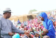 Zulum shares N275m, food, clothes to 90,000 displaced families, visits hospital late night