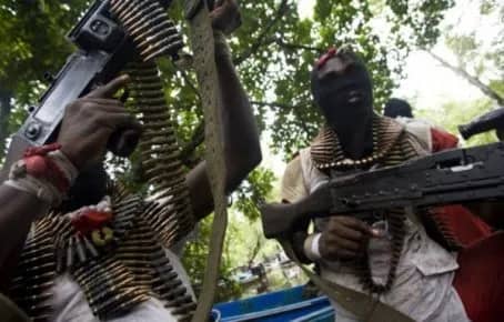 Gunmen kill policeman, burn patrol vans in Nsukka
