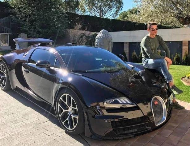 Ronaldo’s employee crashes his £1.8million Bugatti Veyron