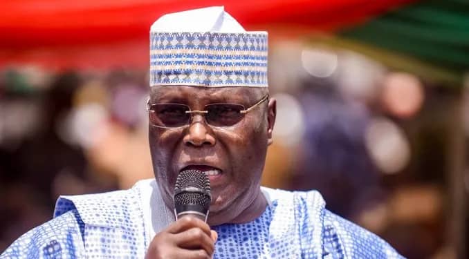 2023 electioneering: Again, Atiku suffers gaffe in Kogi, asks Nigerians to vote APC (+video)