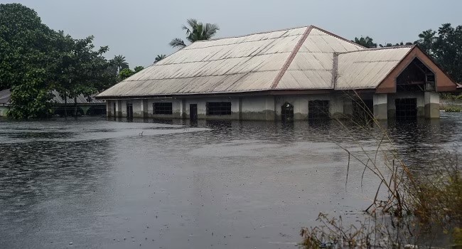 Produce flood-prevention plan within 90 days, Buhari directs water minister