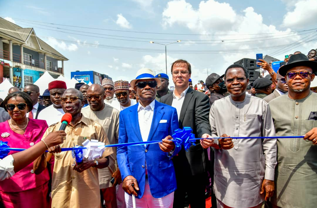 Oshiomhole says Julius Berger is most reliable construction company in Nigeria