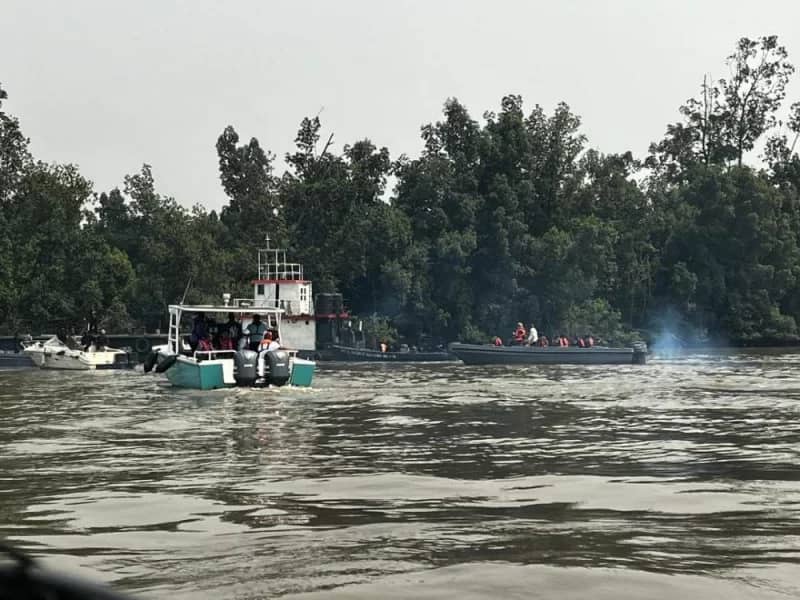 Barge, truck laden with stolen crude, eight suspects busted in Niger Delta
