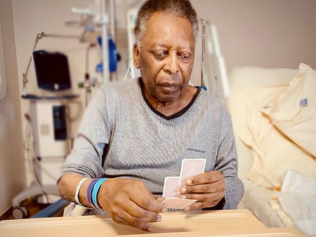 Pele to spend Christmas in hospital as cancer worsens