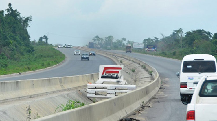 Again, FG suspends work on Lagos-Ibadan expressway
