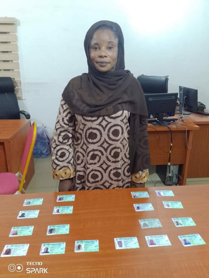EFCC intercepts woman with 18 PVCs, nabs party agents