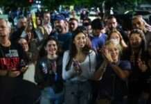 Excitement, cheers, greet news of hostage release in Tel Aviv Plaza