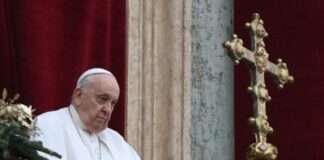 Pope calls for end to war as world celebrates Christmas day