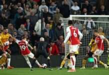 Arsenal beat Wolves to top Premier League table