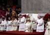 At Christmas, Pope Francis appeals for courage to better the world