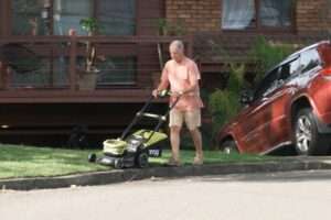 Geoffrey Busch lives in Caringbah in southern Sydney. (ABC News)
