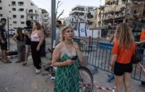 The site of an Iranian missile attack in central Tel Aviv on June 16, 2025 © Menahem Kahana / AFP