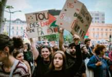 Dockworkers in southern France block military shipment to Israel