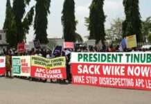 Angry workers chase Wike’s motorcade Angry workers chase Wike’s motorcade