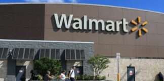 Walmart hits $1trn market capitalisation for first time