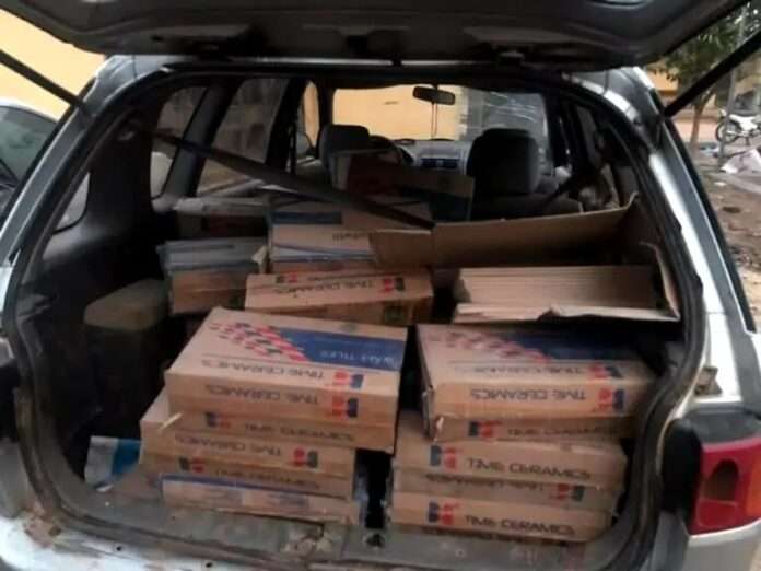 Tiles-in-car-boot